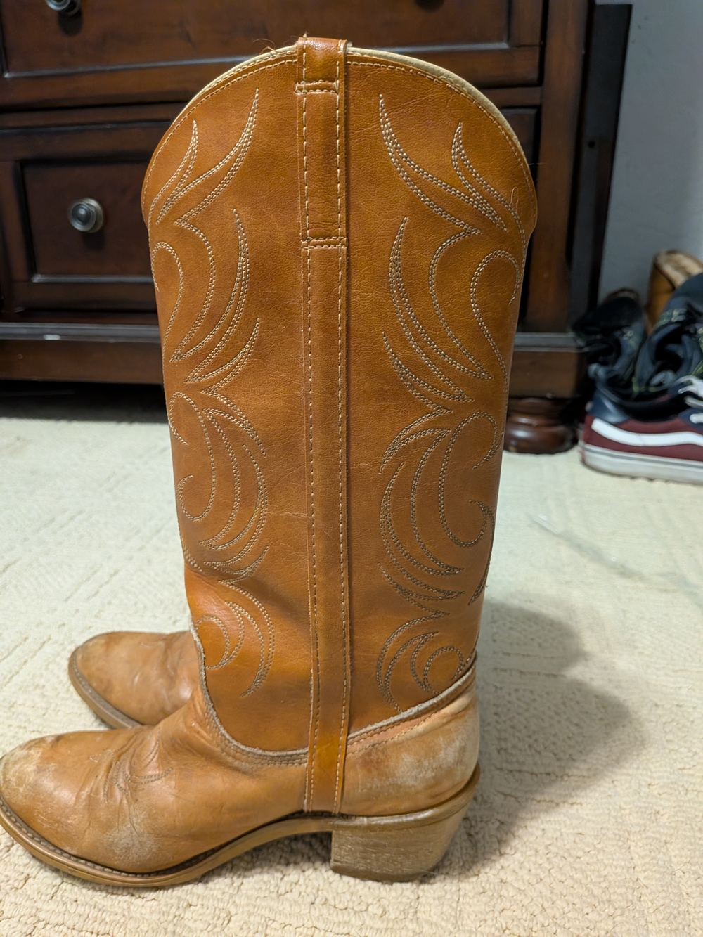 Vintage 1970s Dingo Tan Leather Womens Cowboy Boots with Embroidered Shaft